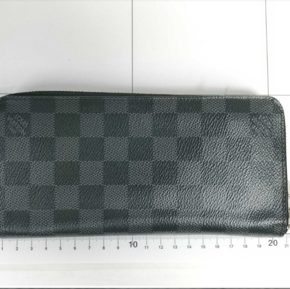 Louis Vuitton Damier Graphite Zippy Wallet - Picture 2 of 13
